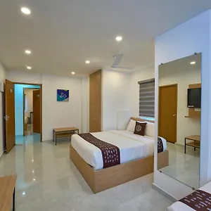 Sapphire Club Hub Hotel